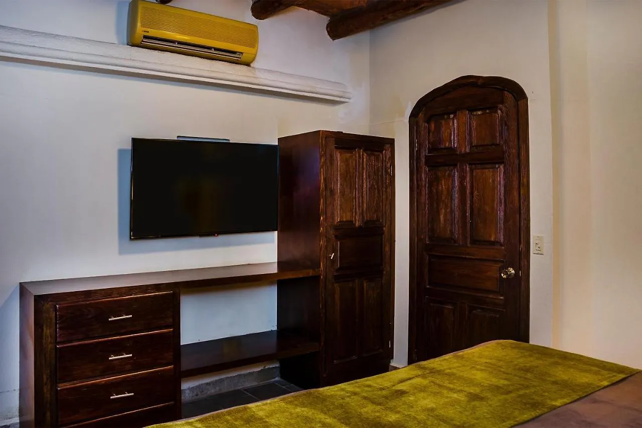 Hotel Castillo Blarney Inn Cabo San Lucas