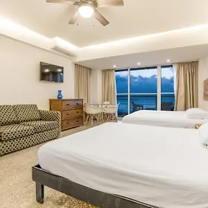 https://lujoso-apartamento-frente-al-mar.quintano-roohotels.com